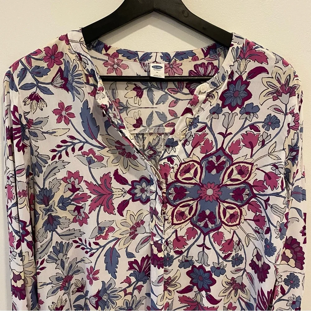 Floral long sleeve blouse curved hem colourful button front - Picture 2 of 11